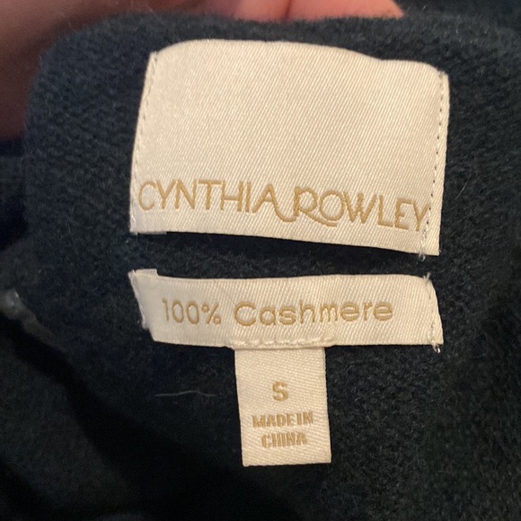 Cynthia Rowley 100% cashmere green cardigan size small - Picture 2 of 4
